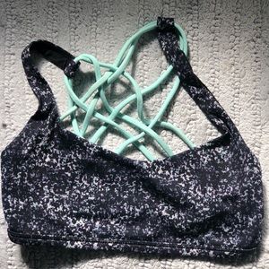 Lululemon sports bra